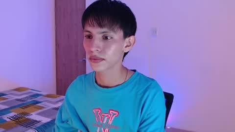 Snapshot of andrew_courtz chatting on 04/04/26, 07:55 Andrew Courtz online show from 04/04/26, 07:55