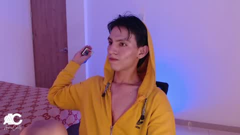 Snapshot of andrew_courtz chatting on 04/09/26, 08:47 Andrew Courtz online show from 04/09/26, 08:47