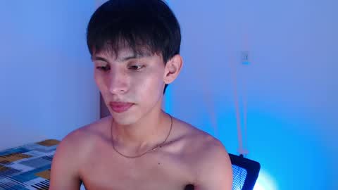 Snapshot of andrew_courtz chatting on 04/12/26, 05:40 Andrew Courtz online show from 04/12/26, 05:40