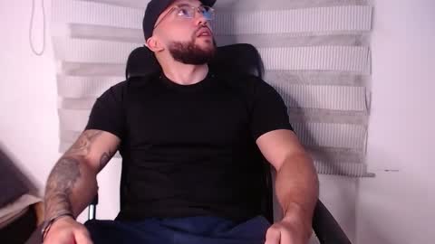 andrew_holden__ online show from 11/14/25, 12:20