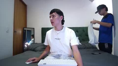 andrew restrepo online show from 09/23/25, 01:41