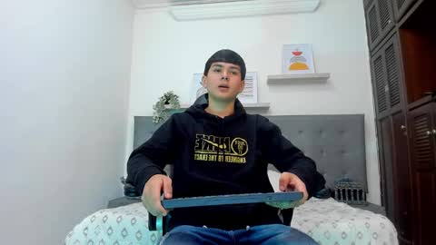 andrew restrepo online show from 03/04/26, 03:40