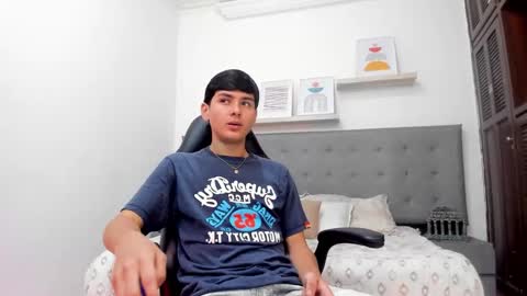 Snapshot of andrew_restrepo chatting on 03/06/26, 02:57 andrew restrepo online show from 03/06/26, 02:57