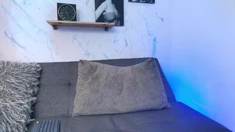 Snapshot of andrew_restrepo chatting on 03/18/26, 04:15 andrew restrepo online show from 03/18/26, 04:15