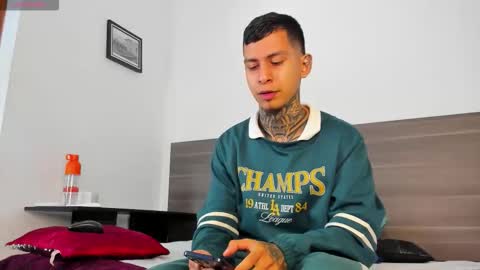 andrew_sanders69 online show from 11/14/25, 03:05