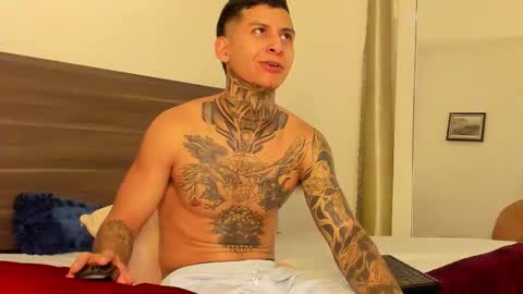 andrew_sanders69 online show from 11/28/25, 03:53