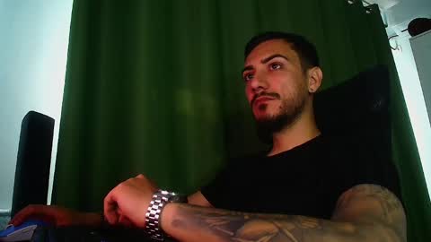 Snapshot of andrewbanner chatting on 05/05/26, 06:10 MasterRomania online show from 05/05/26, 06:10