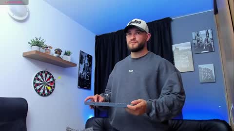 Snapshot of andrewdiaz_ chatting on 01/27/25, 03:26 Andrew Diaz online show from 01/27/25, 03:26