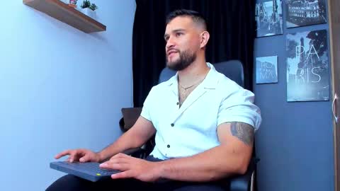 Snapshot of andrewdiaz_ chatting on 11/17/25, 07:47 Andrew Diaz online show from 11/17/25, 07:47