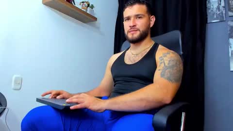 Snapshot of andrewdiaz_ chatting on 12/22/25, 08:00 Andrew Diaz online show from 12/22/25, 08:00