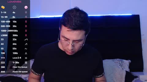 Snapshot of andrewmhilton_ chatting on 12/28/24, 04:19 andrewmhilton_ online show from 12/28/24, 04:19