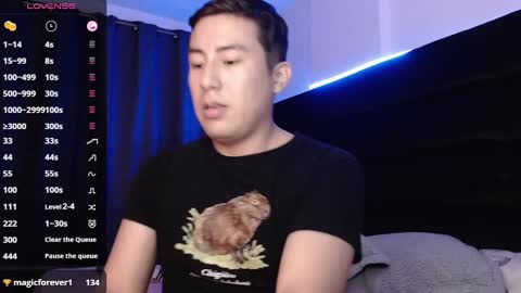 Snapshot of andrewmhilton_ chatting on 12/30/24, 02:31 andrewmhilton_ online show from 12/30/24, 02:31