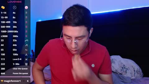 Snapshot of andrewmhilton_ chatting on 12/31/24, 02:40 andrewmhilton_ online show from 12/31/24, 02:40