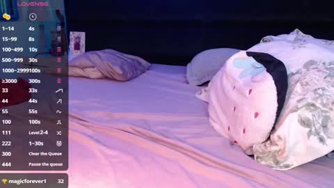 Snapshot of andrewmhilton_ chatting on 12/31/24, 05:44 andrewmhilton_ online show from 12/31/24, 05:44