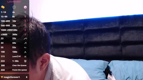 Snapshot of andrewmhilton_ chatting on 01/06/25, 05:52 andrewmhilton_ online show from 01/06/25, 05:52