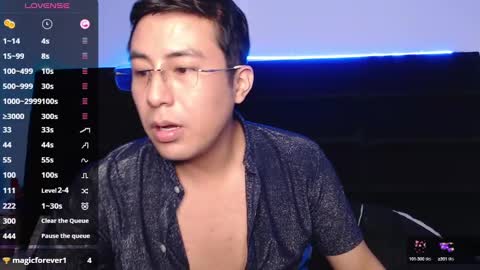 Snapshot of andrewmhilton_ chatting on 01/09/25, 01:08 andrewmhilton_ online show from 01/09/25, 01:08