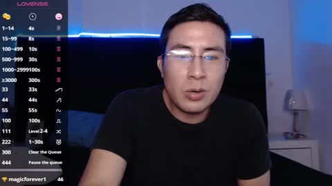 Snapshot of andrewmhilton_ chatting on 01/10/25, 04:12 andrewmhilton_ online show from 01/10/25, 04:12