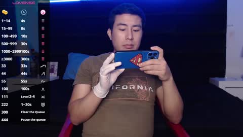 Snapshot of andrewmhilton_ chatting on 01/12/25, 01:32 andrewmhilton_ online show from 01/12/25, 01:32