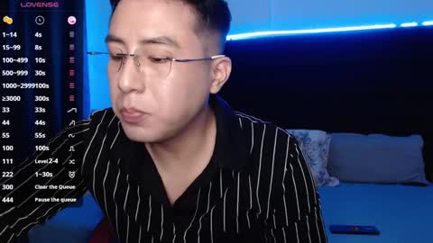 Snapshot of andrewmhilton_ chatting on 01/17/25, 02:39 andrewmhilton_ online show from 01/17/25, 02:39