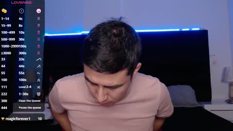 Snapshot of andrewmhilton_ chatting on 01/22/25, 06:42 andrewmhilton_ online show from 01/22/25, 06:42