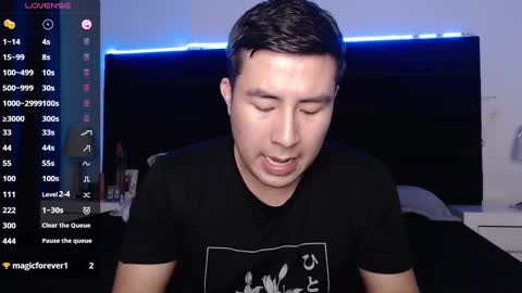 Snapshot of andrewmhilton_ chatting on 01/23/25, 06:06 andrewmhilton_ online show from 01/23/25, 06:06