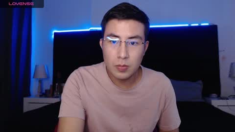 Snapshot of andrewmhilton_ chatting on 01/27/25, 02:42 andrewmhilton_ online show from 01/27/25, 02:42