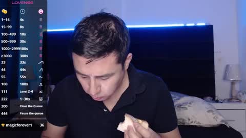 Snapshot of andrewmhilton_ chatting on 01/28/25, 02:21 andrewmhilton_ online show from 01/28/25, 02:21