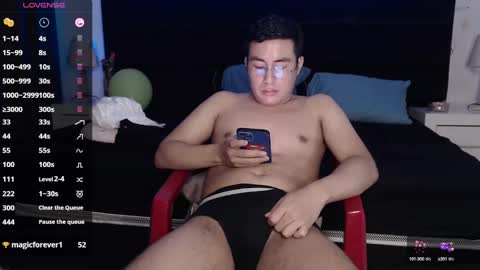 Snapshot of andrewmhilton_ chatting on 02/08/25, 12:06 andrewmhilton_ online show from 02/08/25, 12:06