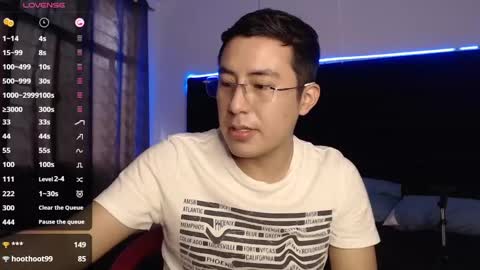 Snapshot of andrewmhilton_ chatting on 02/09/25, 08:34 andrewmhilton_ online show from 02/09/25, 08:34