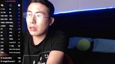 Snapshot of andrewmhilton_ chatting on 02/11/25, 11:33 andrewmhilton_ online show from 02/11/25, 11:33