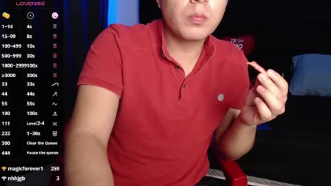 Snapshot of andrewmhilton_ chatting on 02/15/25, 04:14 andrewmhilton_ online show from 02/15/25, 04:14