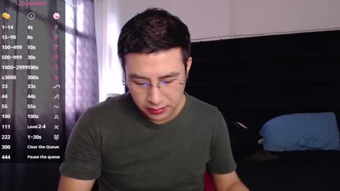 Snapshot of andrewmhilton_ chatting on 02/15/25, 06:55 andrewmhilton_ online show from 02/15/25, 06:55