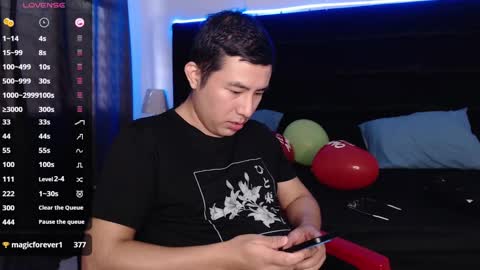 Snapshot of andrewmhilton_ chatting on 02/16/25, 10:43 andrewmhilton_ online show from 02/16/25, 10:43