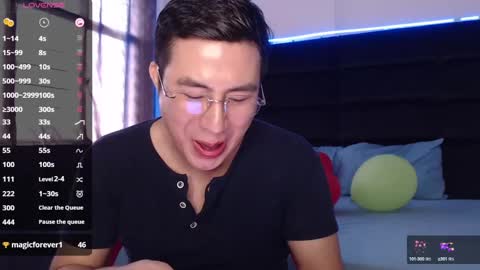 Snapshot of andrewmhilton_ chatting on 02/23/25, 08:11 andrewmhilton_ online show from 02/23/25, 08:11