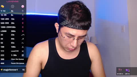 Snapshot of andrewmhilton_ chatting on 02/26/25, 01:43 andrewmhilton_ online show from 02/26/25, 01:43