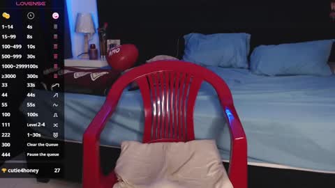 Snapshot of andrewmhilton_ chatting on 02/28/25, 12:43 andrewmhilton_ online show from 02/28/25, 12:43