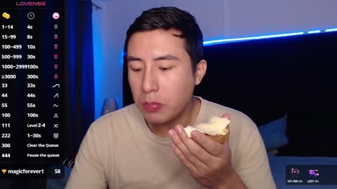 Snapshot of andrewmhilton_ chatting on 03/02/25, 04:17 andrewmhilton_ online show from 03/02/25, 04:17