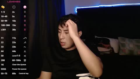 Snapshot of andrewmhilton_ chatting on 09/17/25, 06:26 andrewmhilton_ online show from 09/17/25, 06:26