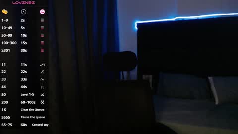 Snapshot of andrewmhilton_ chatting on 09/25/25, 01:42 andrewmhilton_ online show from 09/25/25, 01:42