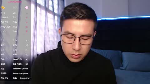 Snapshot of andrewmhilton_ chatting on 09/28/25, 04:01 andrewmhilton_ online show from 09/28/25, 04:01