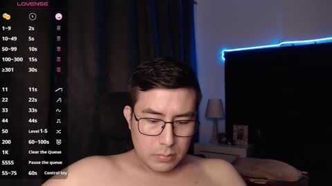 Snapshot of andrewmhilton_ chatting on 10/07/25, 06:43 andrewmhilton_ online show from 10/07/25, 06:43