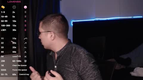 Snapshot of andrewmhilton_ chatting on 10/13/25, 11:27 andrewmhilton_ online show from 10/13/25, 11:27