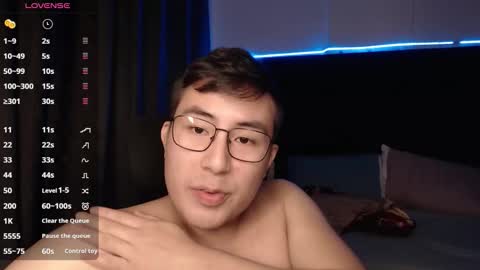 Snapshot of andrewmhilton_ chatting on 10/20/25, 06:14 andrewmhilton_ online show from 10/20/25, 06:14