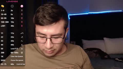 Snapshot of andrewmhilton_ chatting on 10/23/25, 01:38 andrewmhilton_ online show from 10/23/25, 01:38