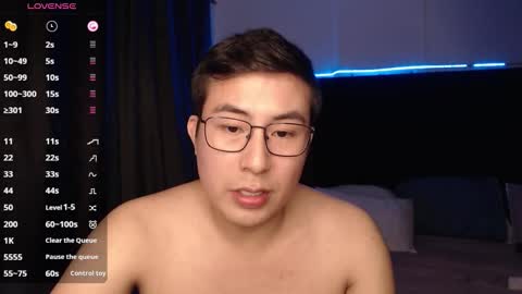 Snapshot of andrewmhilton_ chatting on 11/13/25, 03:05 andrewmhilton_ online show from 11/13/25, 03:05