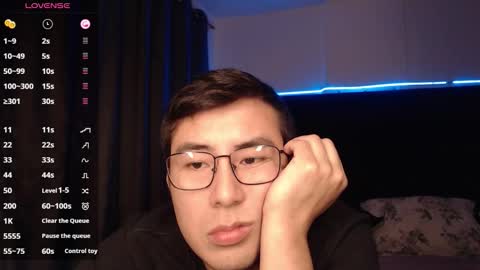 Snapshot of andrewmhilton_ chatting on 11/19/25, 06:35 andrewmhilton_ online show from 11/19/25, 06:35