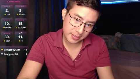 Snapshot of andrewmhilton_ chatting on 12/14/25, 06:30 andrewmhilton_ online show from 12/14/25, 06:30