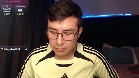 Snapshot of andrewmhilton_ chatting on 12/18/25, 06:19 andrewmhilton_ online show from 12/18/25, 06:19