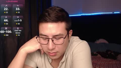 Snapshot of andrewmhilton_ chatting on 12/21/25, 06:20 andrewmhilton_ online show from 12/21/25, 06:20