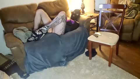 andrewo4277 online show from 12/12/24, 02:48